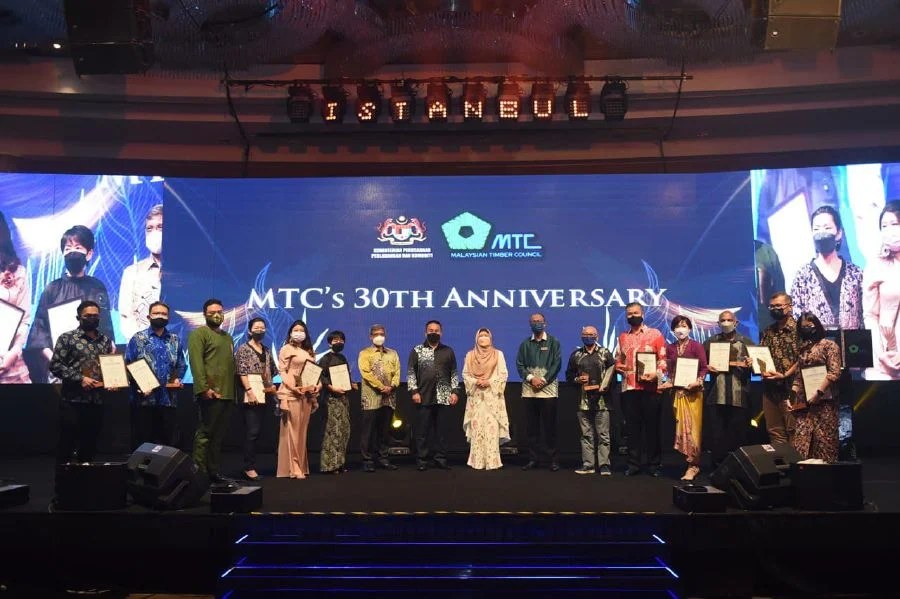 马来西亚在 2021 年从木材出口中获得 179 亿令吉