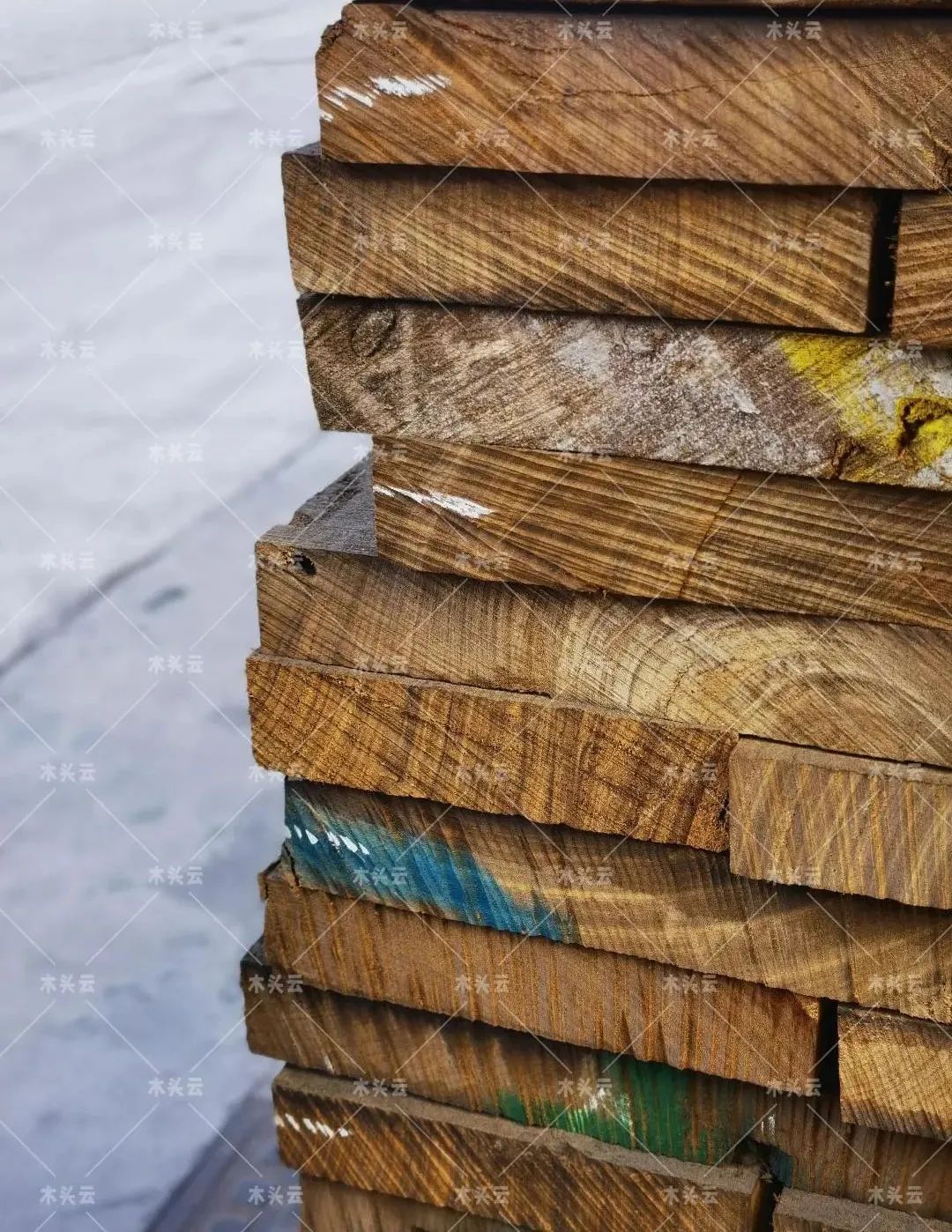 国内木材市场需求整体有所下行，进口体量增速缓慢