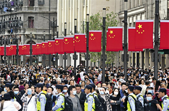 一张椅子70万，小灯1万，LV全球首家家具店开在上海