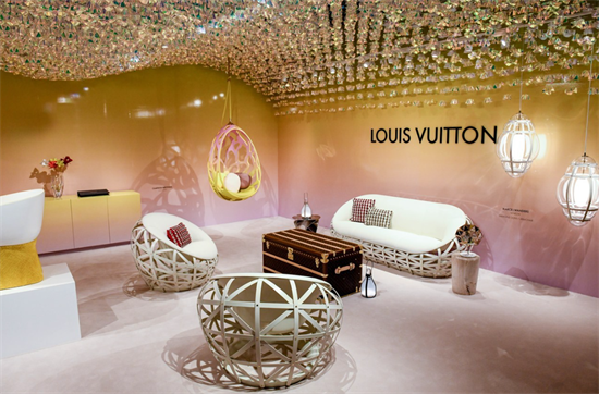 一张椅子70万，小灯1万，LV全球首家家具店开在上海