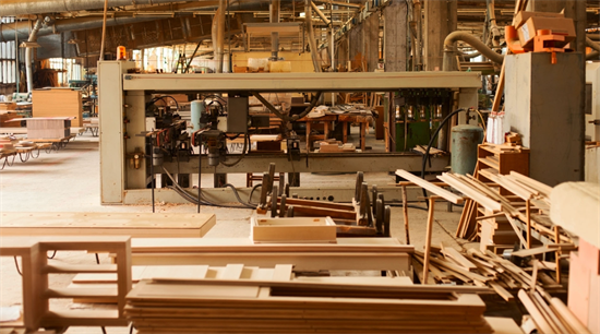 12月1日起，这家木材加工厂停工六个月