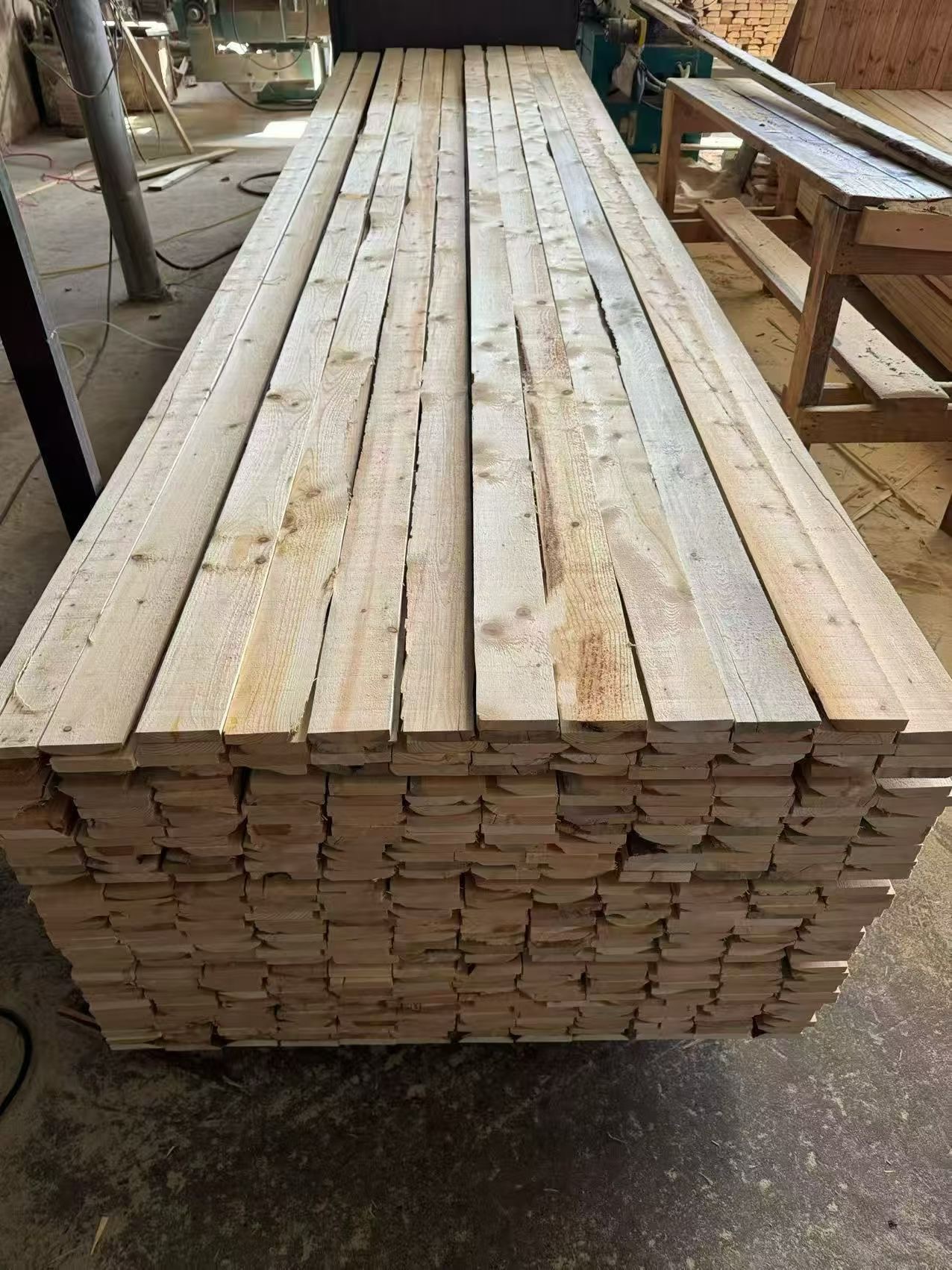 出售烘干加松缺边板 19×89 特价